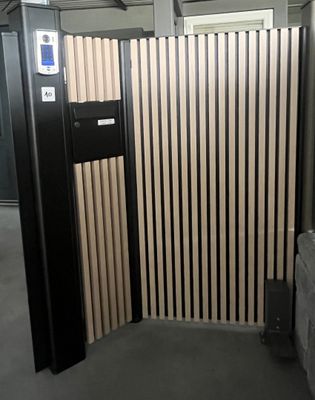 Portillon avec gâche électrique et clôture - Avec boîte à lettres