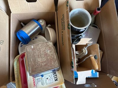 Lot de deux objets publicitaires Cognac: boîte métallique Bi… - Photo 1