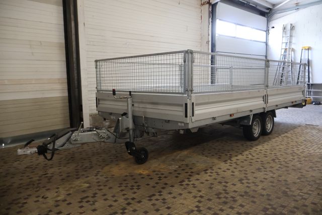 Plateau Lider double essieu immatriculé GG-699-QC, 1ère mise en c...