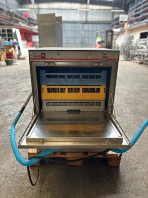 l'image d'une machine posée sur une palette