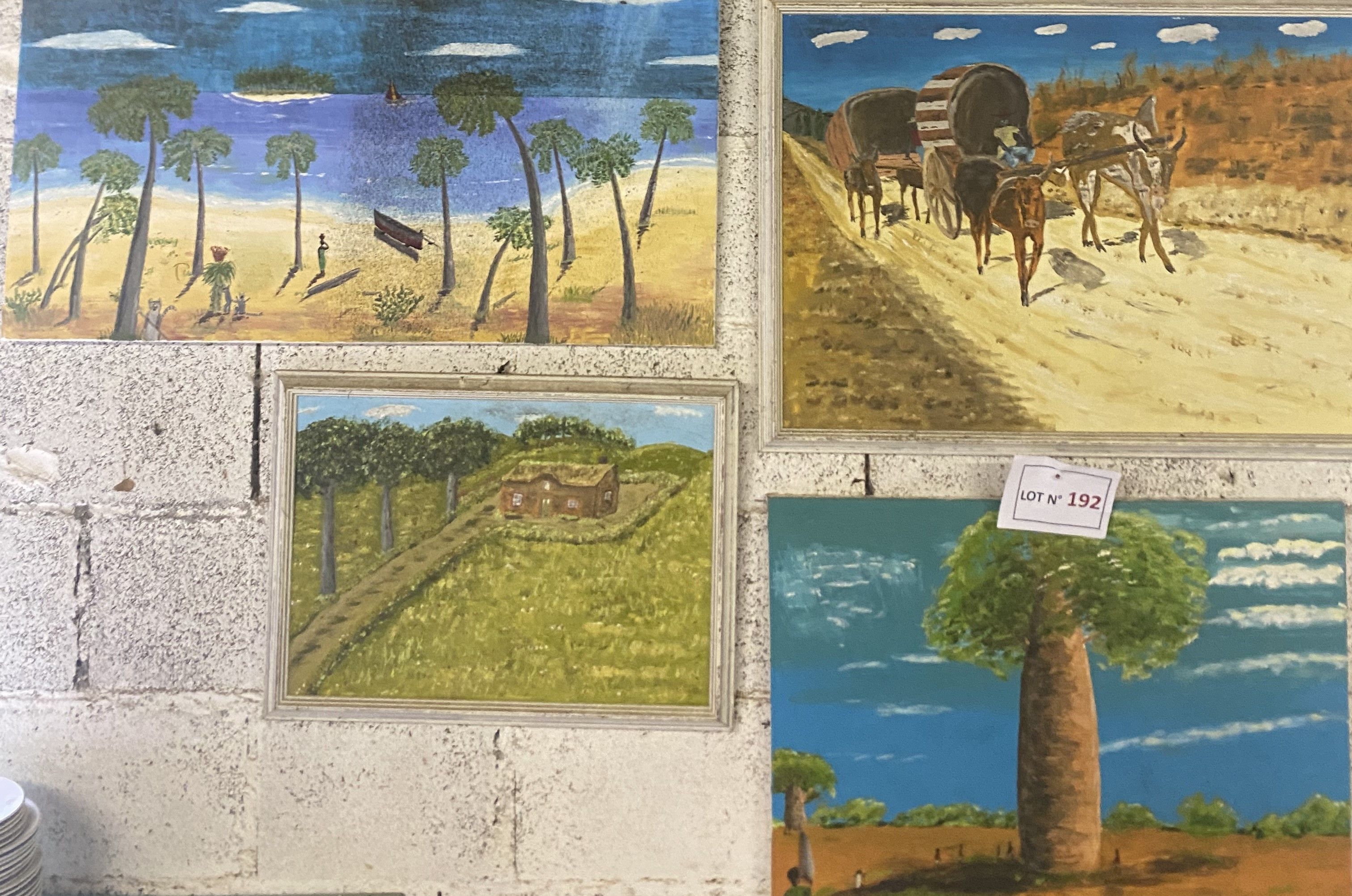 École XXIeme : lot de 4 œuvres (100X52Ht+) peintes et monogrammées « OD » représentant des vues Malgaches, en l’état ...