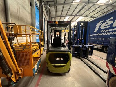 1 chariot élévateur EPX30 i CLARK électrique - N° Série EPX3…