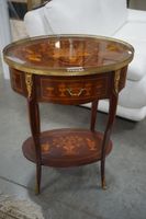 Jolie table d'appoint ovale en marqueterie - style français …