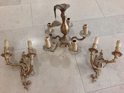 Ensemble cpt un petit lustre et une paire d'appliques en bro…