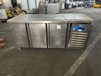 Tour réfrigérée Green, dimensions : L 179x70x84, porte moteu…