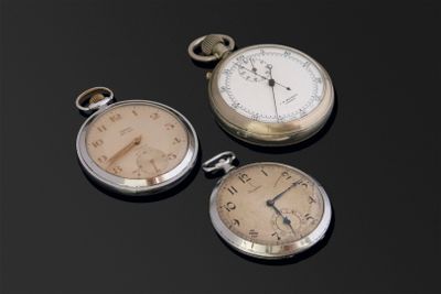 Deux montres en métal nickelé et un compteur rattrapant de J…