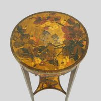 Guéridon quadripode de style Art Nouveau à décor de végétaux… (photo 4)