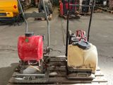 une photo d'un chariot élévateur dans un entrepôt, avec une pancarte « Mercir & GF »
