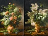 deux peintures de fleurs dans un vase sur une table