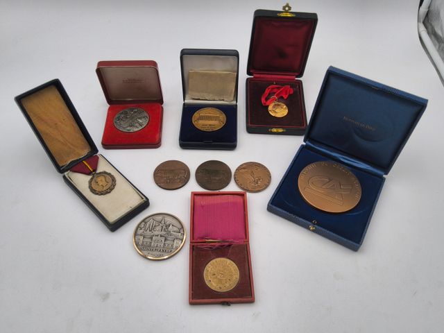 Lot de médailles en bronzes 