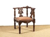 une chaise posée sur un sol recouvert de moquette