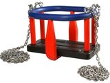 une balançoire pour enfants munie de chaînes et entourée d'une chaîne
