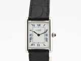 une image d'une montre-bracelet avec des chiffres romains