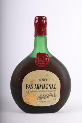 une image représentant une bouteille de vin avec un bouchon rouge sur fond blanc