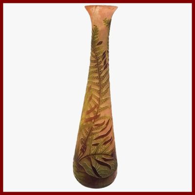 GALLE Emile 1846-1904 : Vase en verre soufflé à décor de feu…