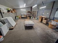 Contenu de la mezzanine comprenant 1 ensemble d’étagères et … (photo 2)