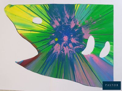 a picture of a picture of a green and blue flower