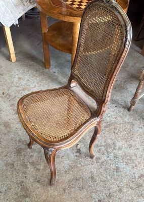 Paire de chaises cannées en bois naturel
