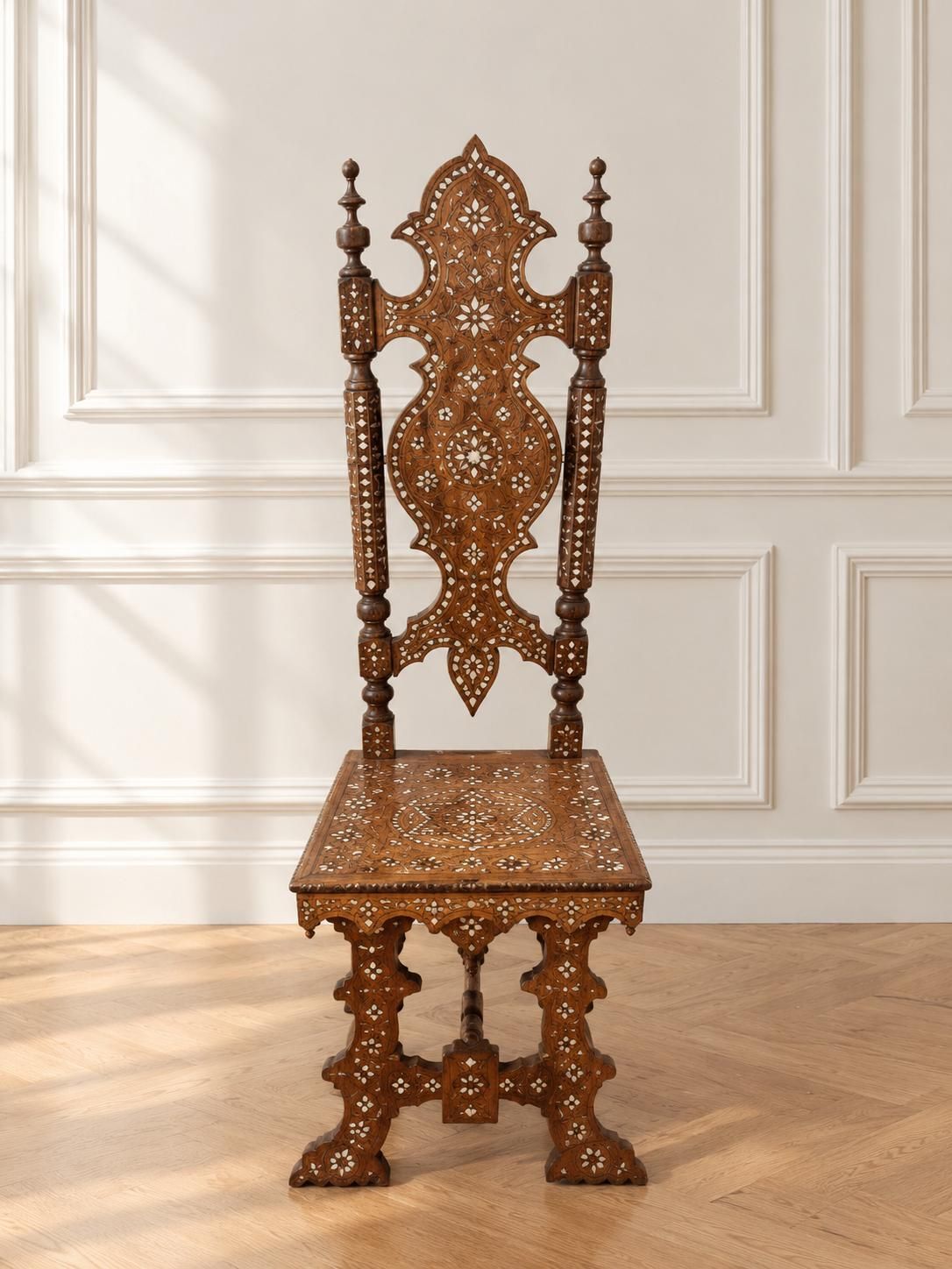 GRANDE CHAISE en noyer incrusté d os et de filets de bois à …