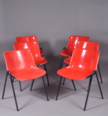 Osvaldo BORSANI (1911-1985). Suite de 6 chaises, assise en p…