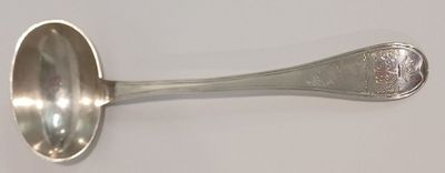 Cuillère à sauce ovale en argent massif époque Restauration …