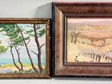 Deux tableaux représentant des arbres sont accrochés au mur, l'un à côté de l'autre.
