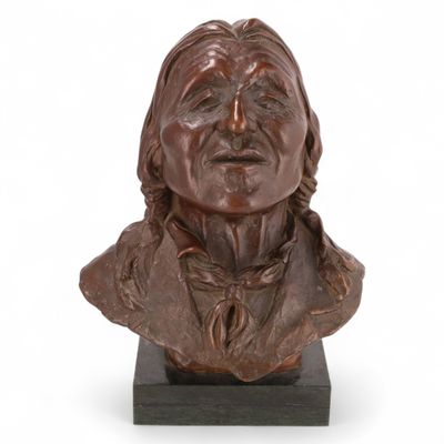 buste d'un Amérindien sur un socle en bois