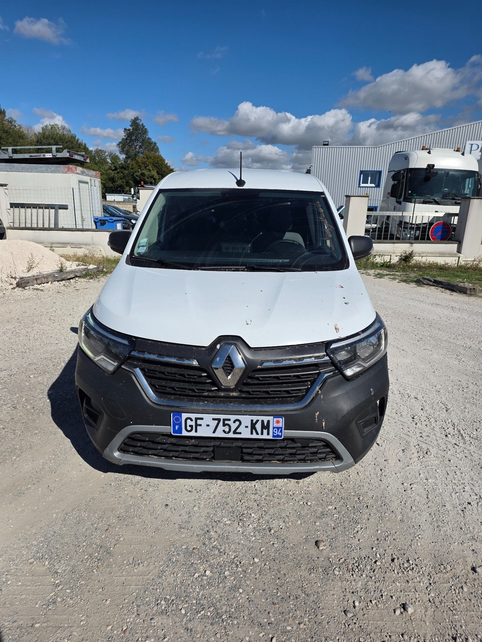RENAULT - CTTE - KANGOO - 5 CV - GO - 25/03/2022 - 127 479 KM VENDU DANS L'ETAT - KILOMETRAGE NON GARANTI CARTE GRISE...