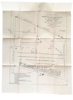 une vieille carte d'une ville sur laquelle figure un train