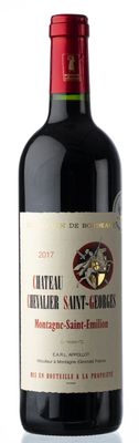 une bouteille de vin posée sur une table