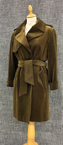 STATE OF CLAUDE MONTANA – Gabardine kaki/marron avec sa ceinture....