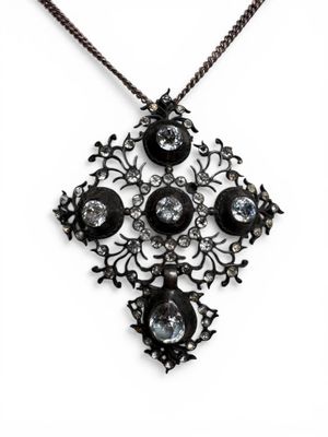 PENDENTIF à croix dite de Saint-Lo en argent 800/1000 serti …