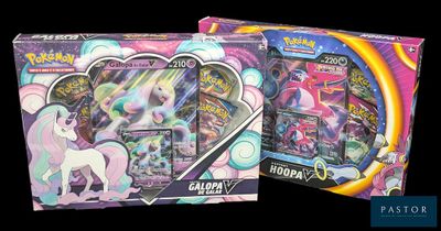 deux paquets de cartes Pokémon avec une licorne sur la face avant
