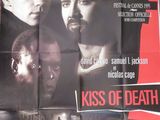 affiche du film « Le baiser de la mort », sur laquelle trois hommes se regardent fixement