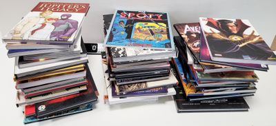 Carton de 51 bandes dessinées petits formats divers dont com…