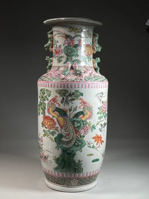 CHINE - XXème siècle. GRAND vase balustre à décor de couples…
