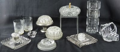 CRISTAL DE LORRAINE : Vase cylindrique en cristal taillé à d…