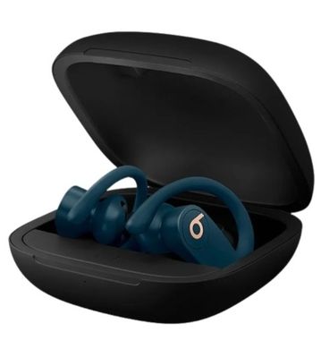 une paire d'écouteurs Bluetooth dans un étui noir