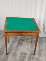 Table à jeu en noyer à plateau marqueté d'un damier et losan… (photo 4)