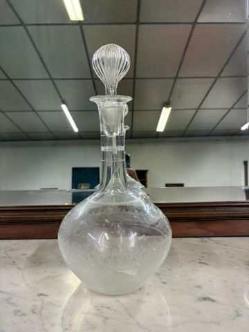 Carafe en cristal, bouchon rapporté 