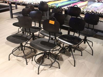 Onze chaises de style Industriel à dosseret pivotants et rég…