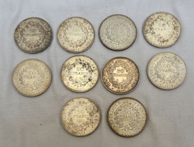 six types de pièces différents sont disposés en cercle