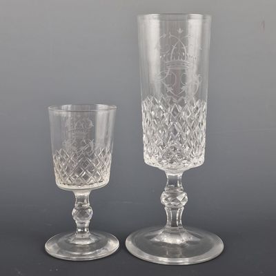 paire de verres à pied en cristal taillé