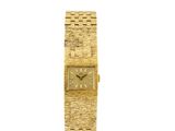 Image d'une montre-bracelet de femme sur fond blanc
