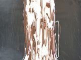 une peinture représentant un gâteau nappé de chocolat posé sur une table