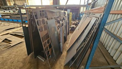 Bon stock de plaques de métal (vendues en 1 seul lot et uniq…