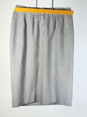 GIVENCHY BOUTIQUE Made in France Paris, jolie jupe droite fo…