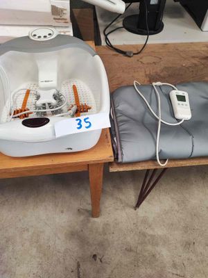 two chairs that are sitting next to each other on the floor
