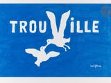 un tableau représentant un oiseau volant au-dessus d'un panneau bleu sur lequel on peut lire « Trouville »