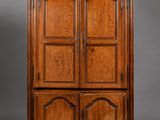 armoire ancienne en bois à deux portes et deux tiroirs